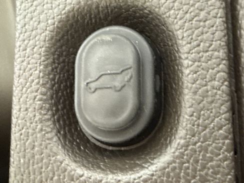 Used 2019 GMC Yukon XL Denali w/ Denali Ultimate Package image 14