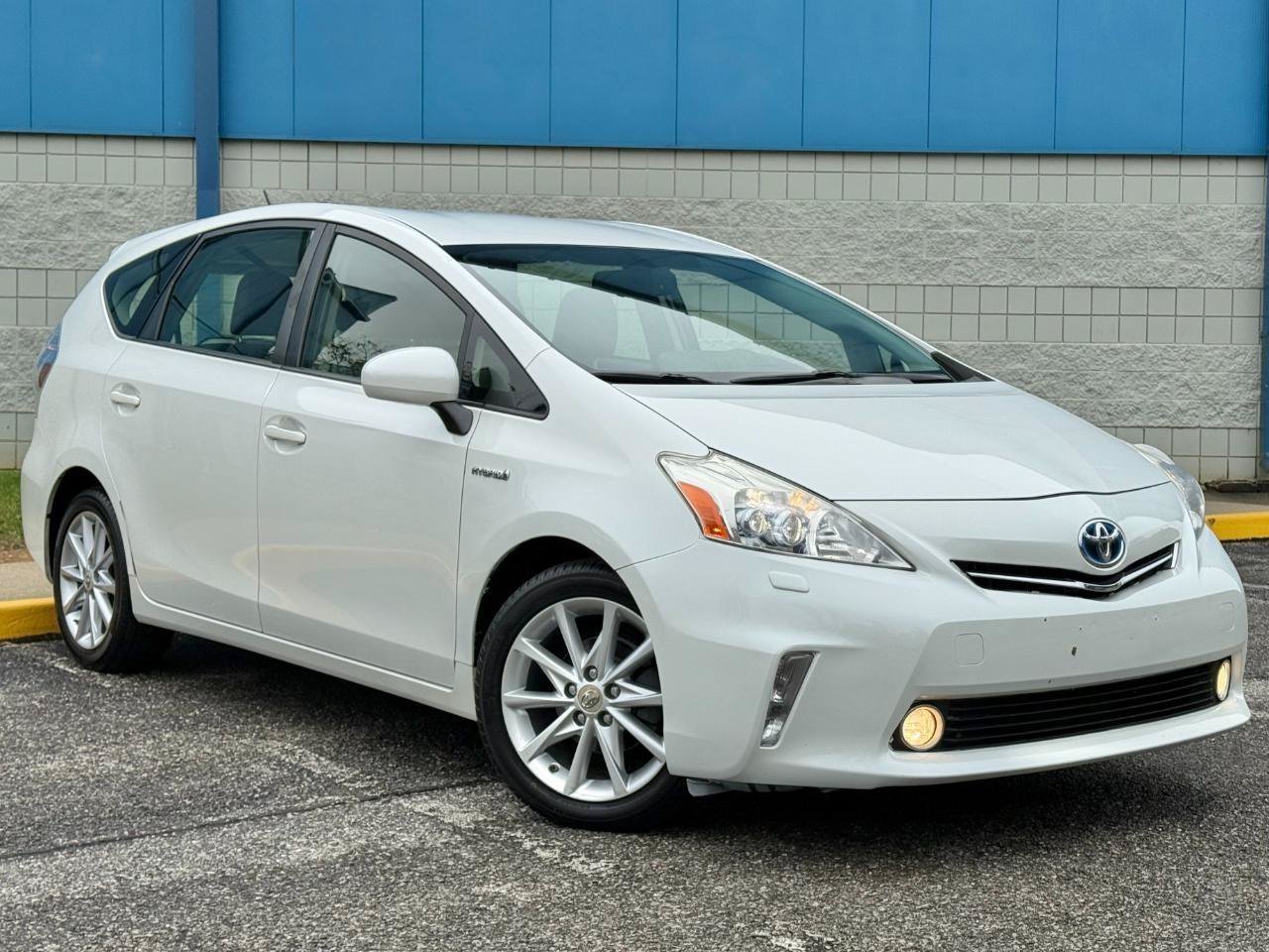Used 2013 Toyota Prius V Five FWD image 3
