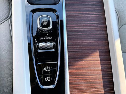 Used 2021 Volvo S60 T5 Momentum image 34