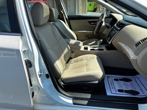Used 2016 Nissan Altima 2.5 SL w/ 2.5 Technology w/LED Package FWD image 10