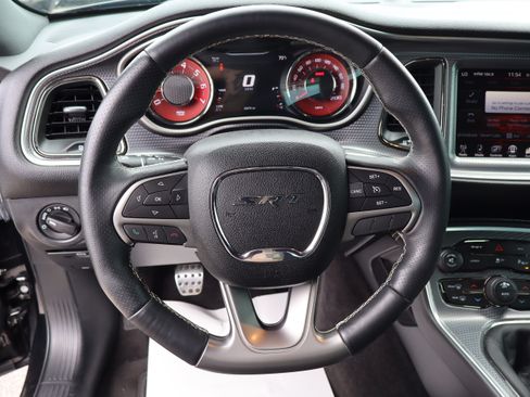 Used 2016 Dodge Challenger SRT Hellcat RWD image 18