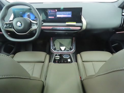 Used 2025 BMW X3 xDrive30i w/ Premium Package image 15