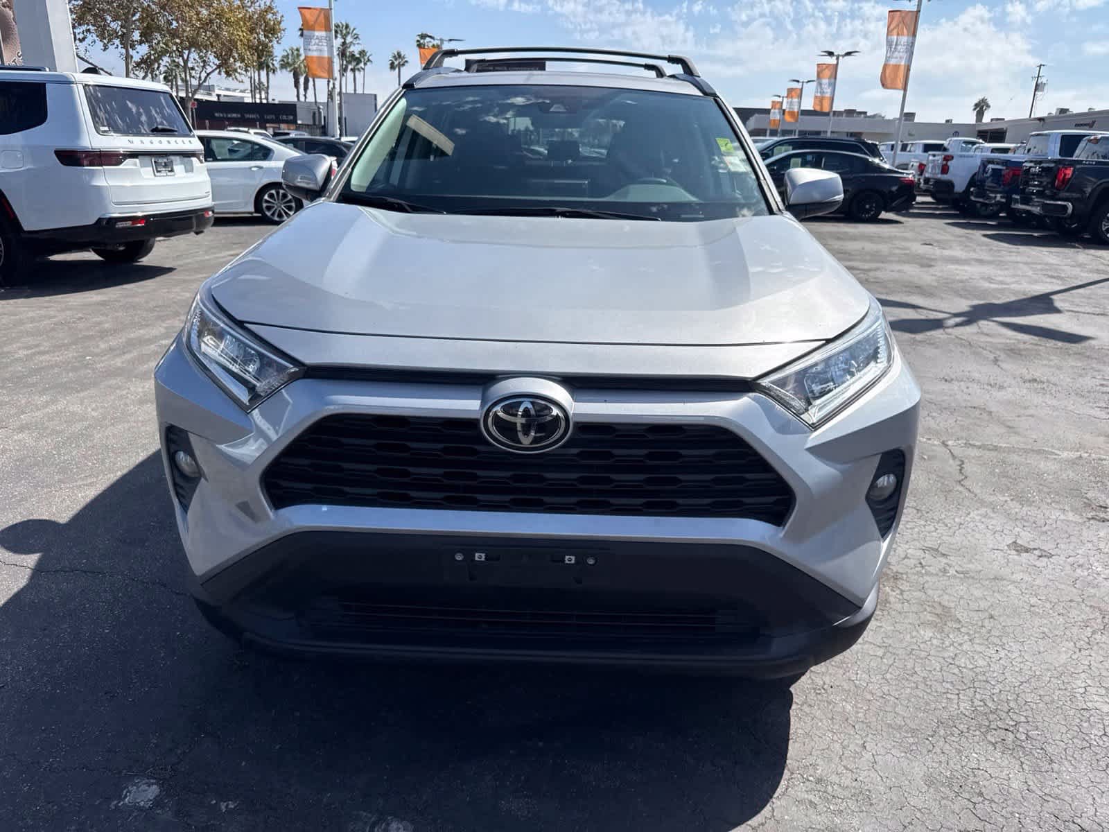 Used 2021 Toyota RAV4 XLE w/ Convenience Package FWD image 3