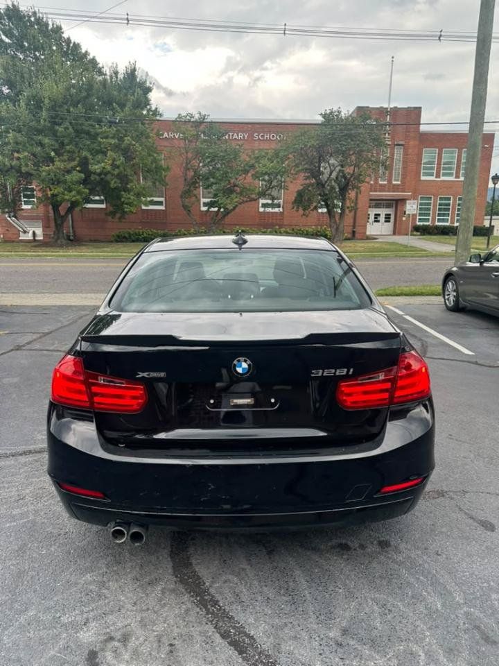 Used 2013 BMW 328i xDrive Sedan AWD/4WD image 4