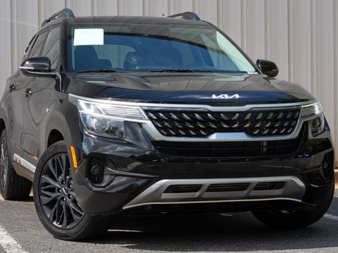 Used 2022 Kia Seltos Nightfall Edition AWD/4WD image 2