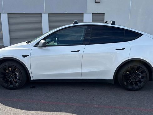 Used 2021 Tesla Model Y Long Range AWD/4WD image 2
