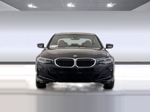 Used 2026 BMW 330i Sedan w/ Convenience Package image 6