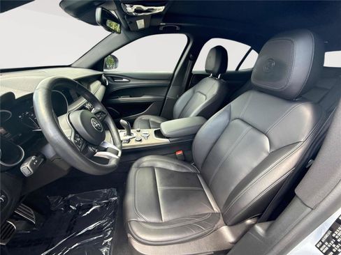 Used 2023 Alfa Romeo Stelvio Ti AWD/4WD image 11