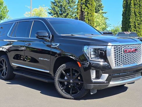 Used 2024 GMC Yukon Denali w/ Advanced Technology Package AWD/4WD image 39