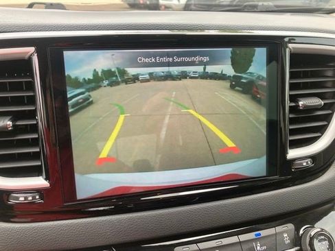 Certified 2023 Chrysler Pacifica Touring-L FWD image 19