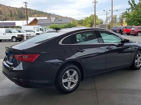 New 2025 Chevrolet Malibu LS image 9