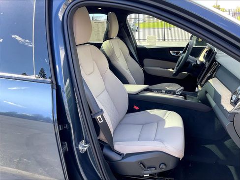 New 2026 Volvo XC60 B5 Plus w/ Protection Package Premier AWD/4WD image 31