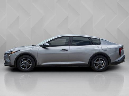 New 2026 Kia K4 FWD image 8