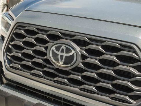 Used 2023 Toyota Tacoma TRD Off-Road AWD/4WD image 9