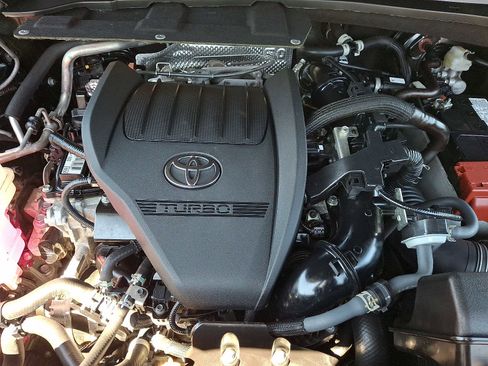 Used 2025 Toyota Grand Highlander AWD image 27