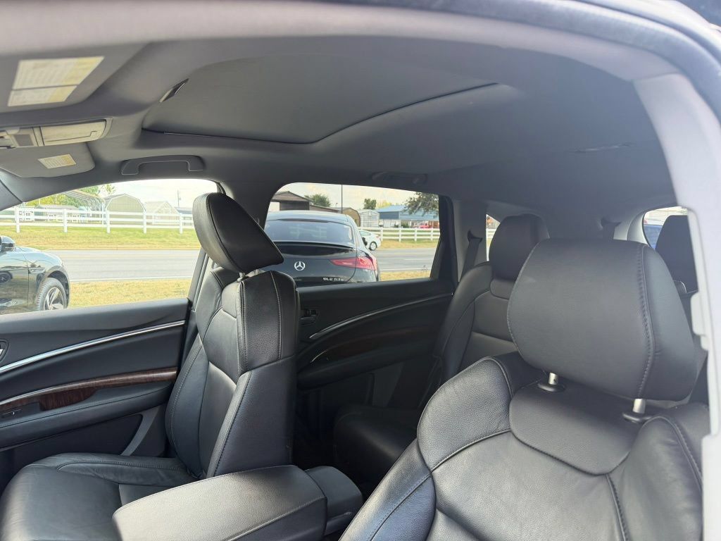 Used 2017 Acura MDX w/ Technology Package FWD image 13
