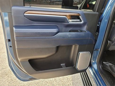 Used 2025 Chevrolet Silverado 3500 High Country w/ High Country Premium Package image 16