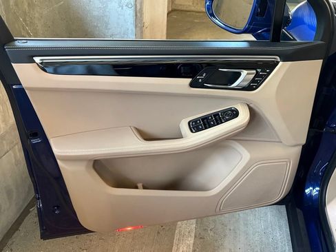 Certified 2023 Porsche Macan S AWD/4WD image 21