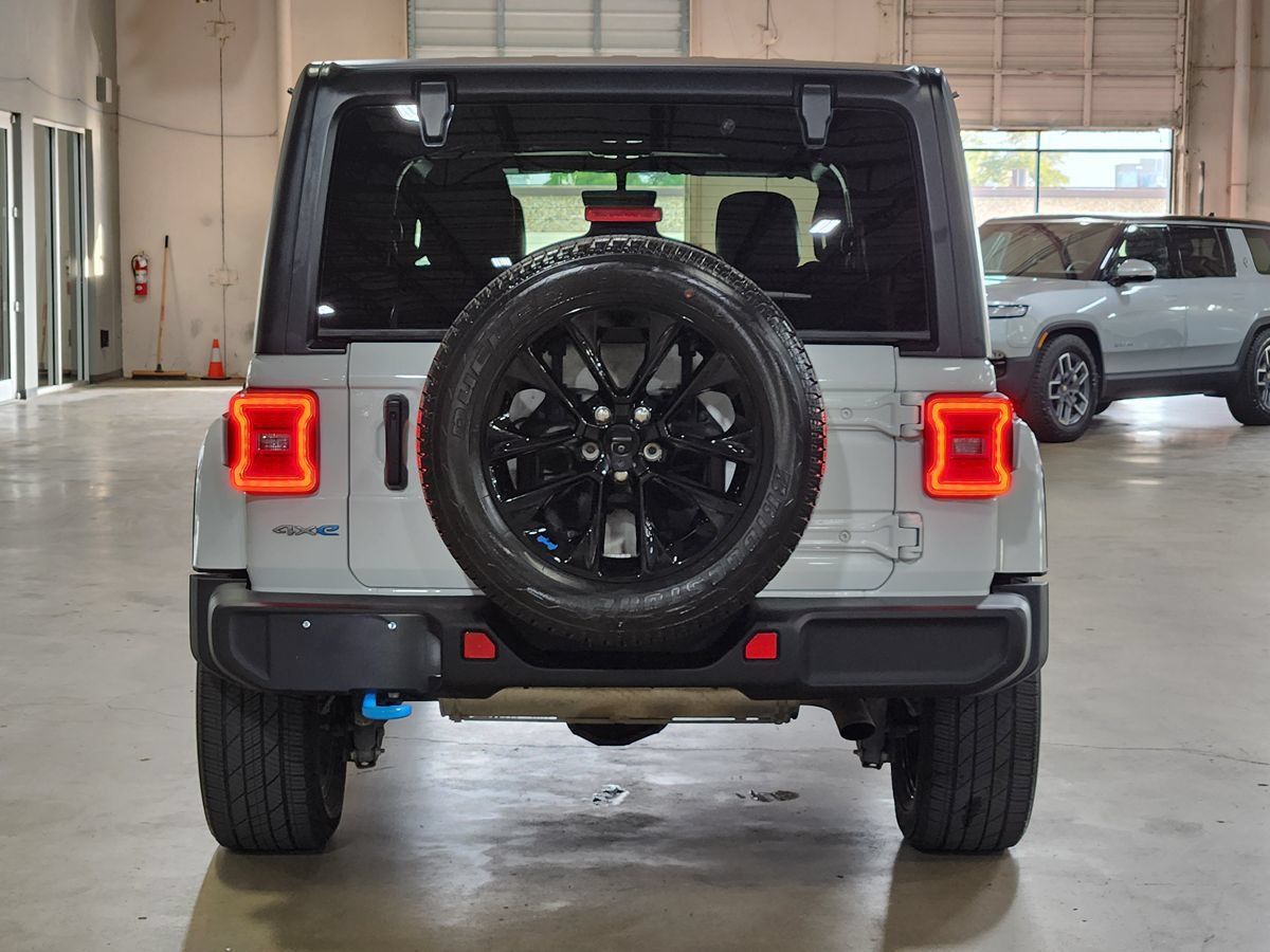 Used 2023 Jeep Wrangler Unlimited Sahara w/ Cold Weather Group AWD/4WD image 10