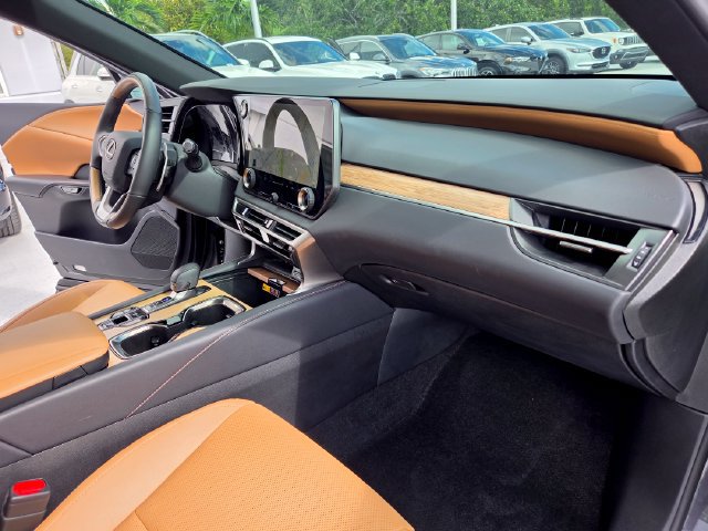 Used 2025 Lexus RX 350h AWD/4WD image 25