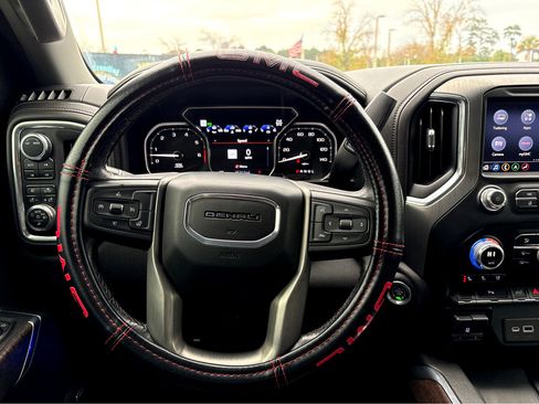 Used 2022 GMC Sierra 1500 Denali w/ Denali Premium Package image 15