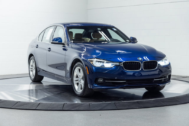 Used 2018 BMW 330i xDrive Sedan AWD/4WD image 4