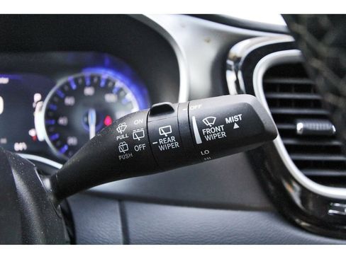 Used 2023 Chrysler Pacifica Touring-L FWD image 18