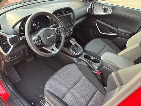 Used 2024 Kia Soul LX w/ Option Group 015 FWD image 11