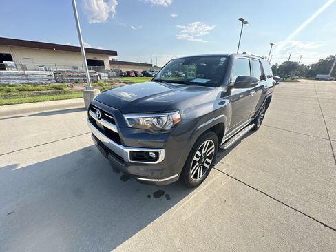 Used 2022 Toyota 4Runner Limited AWD/4WD image 18