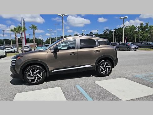 Used 2026 Nissan Kicks SV w/ Cold Weather Package FWD image 24