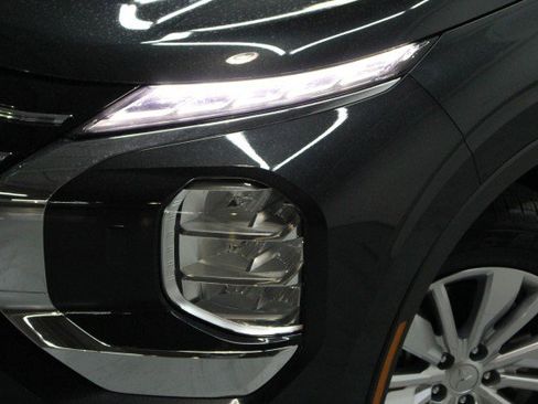 New 2025 Mitsubishi Outlander ES image 2