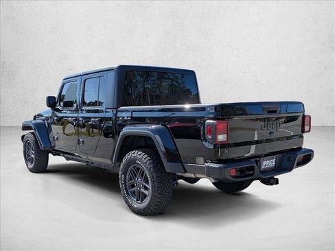 Used 2024 Jeep Gladiator Sport image 8