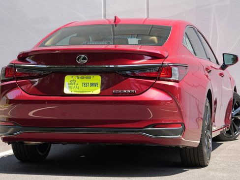 Used 2025 Lexus ES 300h F Sport FWD image 5