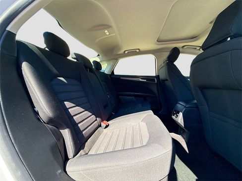 Used 2020 Ford Fusion SE image 29