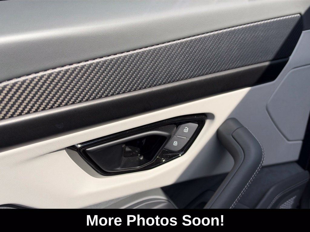 Used 2025 Lamborghini Urus SE AWD/4WD image 23