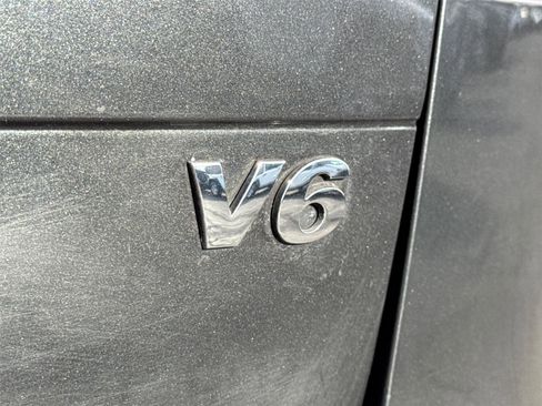 Used 2013 Volkswagen Touareg Lux image 14