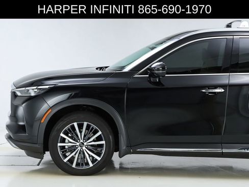 Used 2025 INFINITI QX60 Sensory w/ Vision Package AWD/4WD image 3