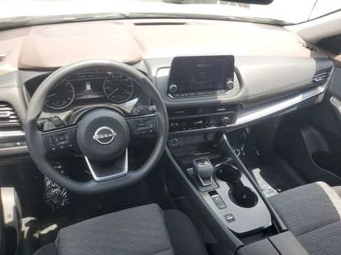 Used 2023 Nissan Rogue SV FWD image 10