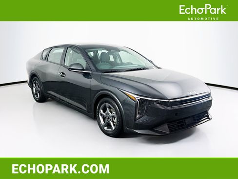 Used 2025 Kia K4 LXS image 1