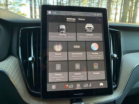 Used 2026 Volvo XC60 B5 Plus w/ Protection Package Premier image 30