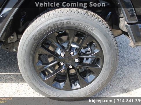 Used 2021 Jeep Wrangler Unlimited Sahara image 7