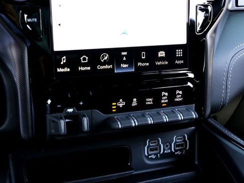 Used 2022 RAM 1500 Limited AWD/4WD image 19
