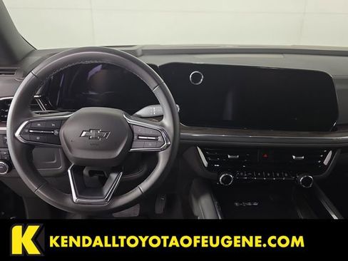 Used 2025 Chevrolet Suburban Z71 AWD/4WD image 10