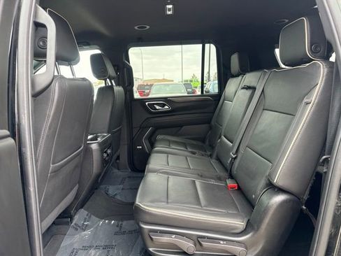 Used 2024 Chevrolet Suburban Premier AWD/4WD image 17