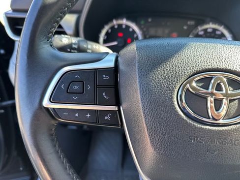 Used 2023 Toyota Highlander LE image 20