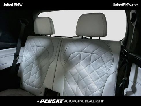 Used 2025 BMW X7 xDrive40i w/ Parking Assistance Package AWD/4WD image 21