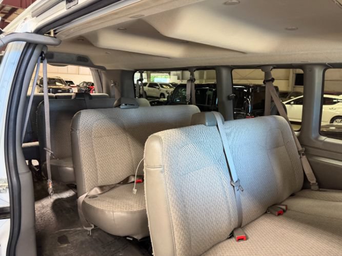 Used 2025 Chevrolet Express 3500 LT w/ LT Preferred Equipment Group RWD image 24