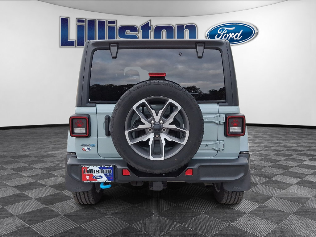 Used 2024 Jeep Wrangler Unlimited w/ Convenience Group AWD/4WD image 5