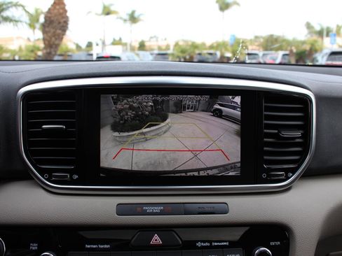 Certified 2022 Kia Sportage EX w/ EX Technology Package image 19