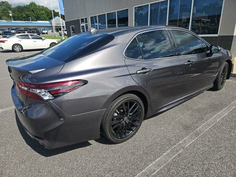 Used 2023 Toyota Camry XSE FWD image 9